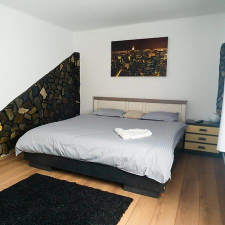 Apartament Dacul Хунедоара Екстер'єр фото